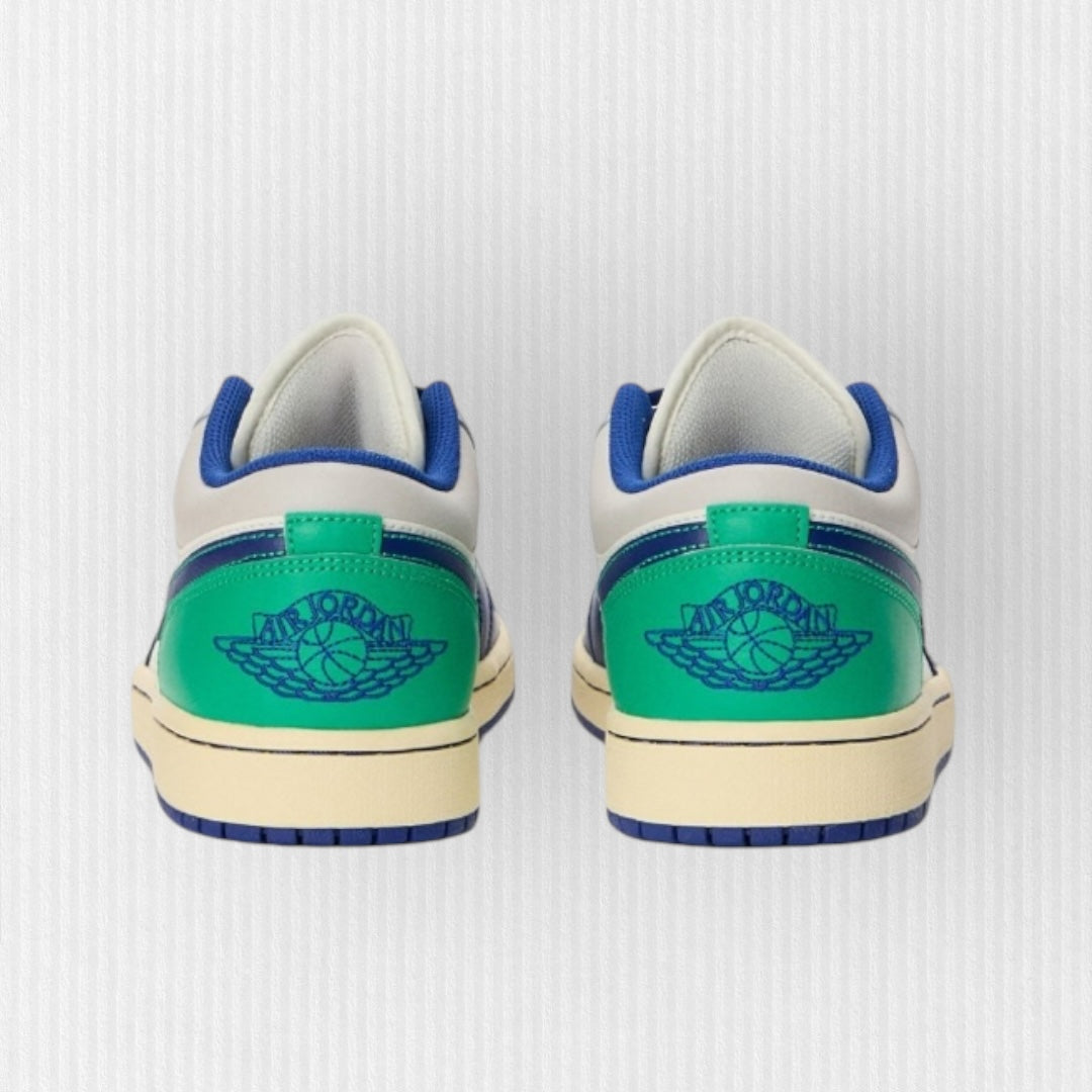 Nike AIR JORDAN 1 - Sail/Deep Royal Blue/Stadium Green/Neutral Grey/Muslin